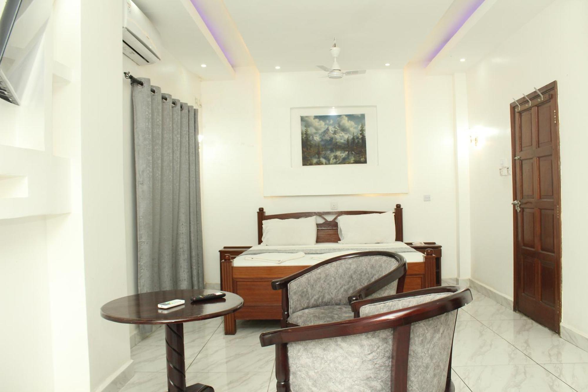 Regency Park Hotel Mombasa Exterior photo