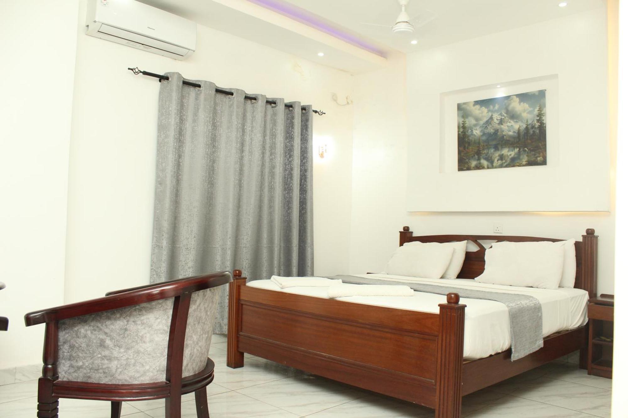 Regency Park Hotel Mombasa Exterior photo
