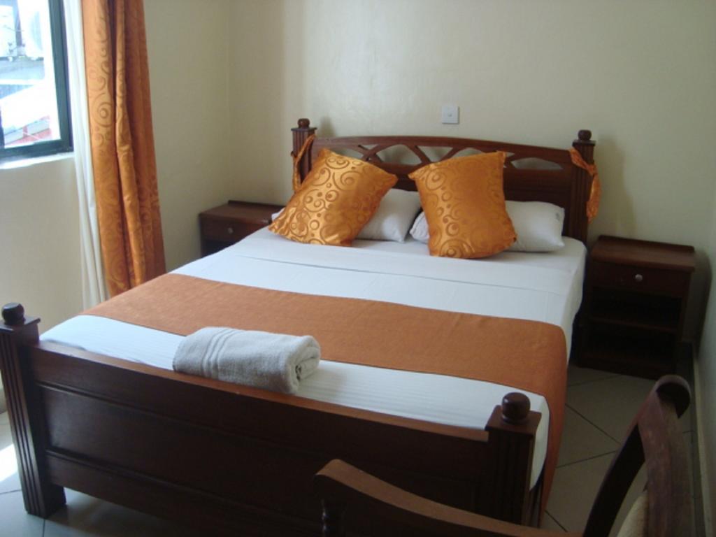 Regency Park Hotel Mombasa Room photo