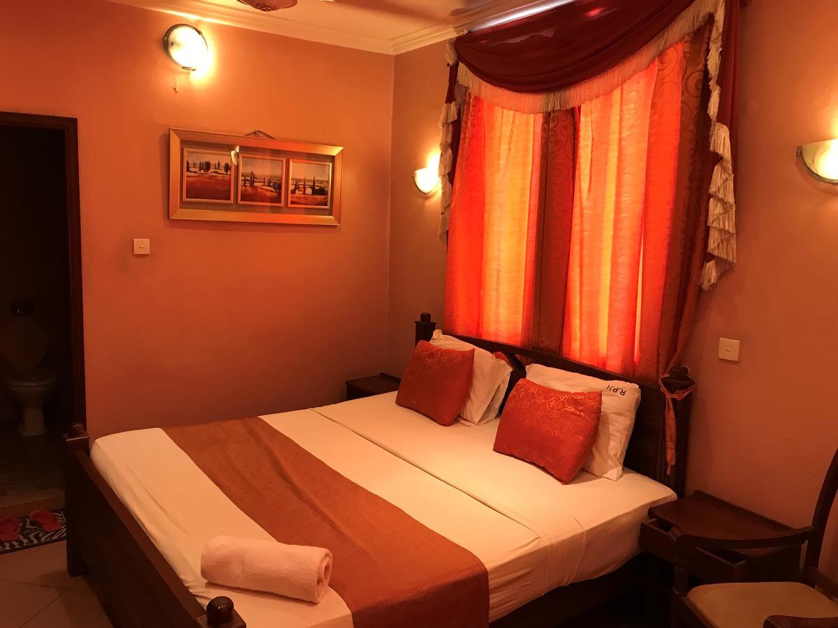 Regency Park Hotel Mombasa Exterior photo